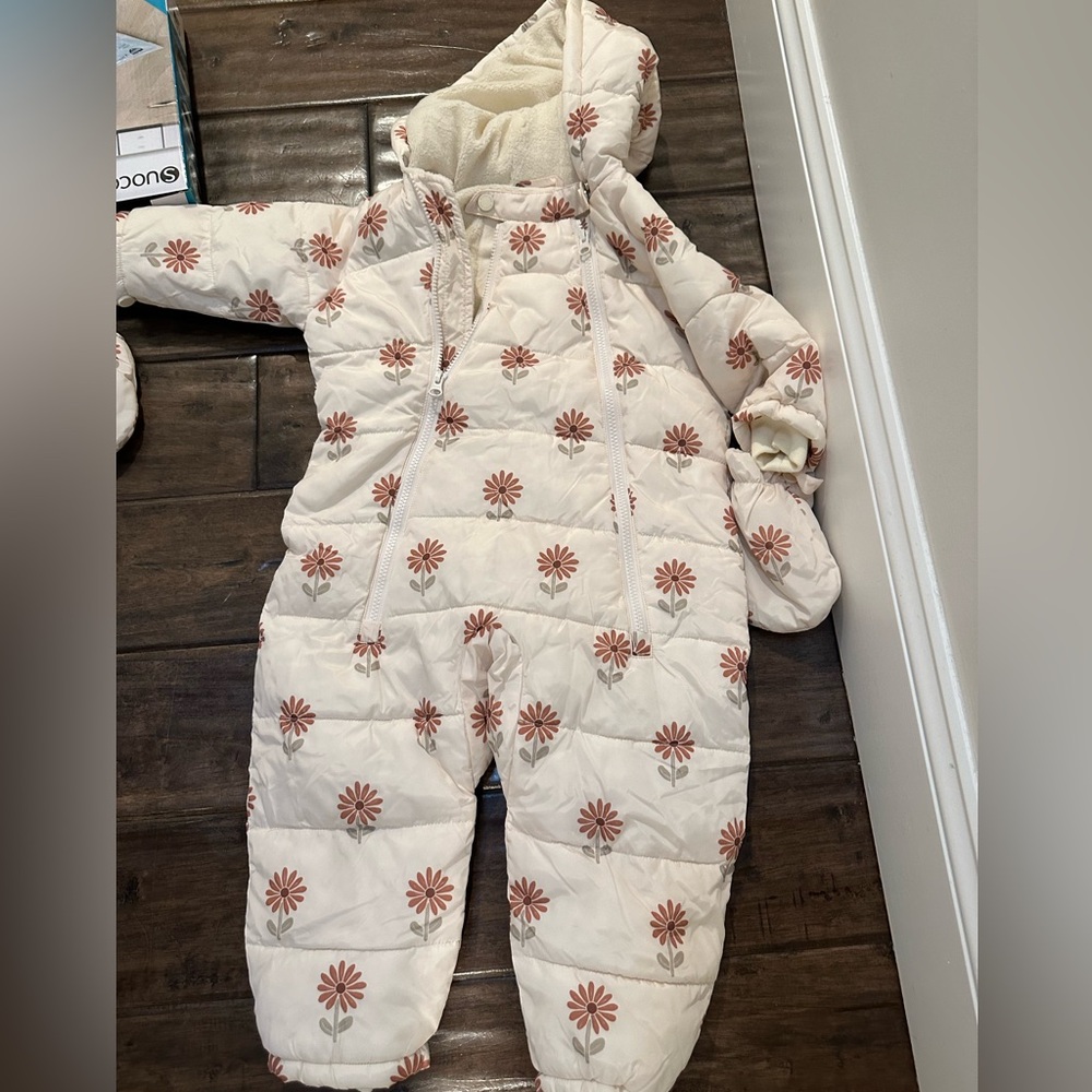 Rylee Cru Snow suit worn once size 2-3T
